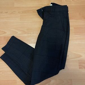 Ankle length slacks with elastic waist!